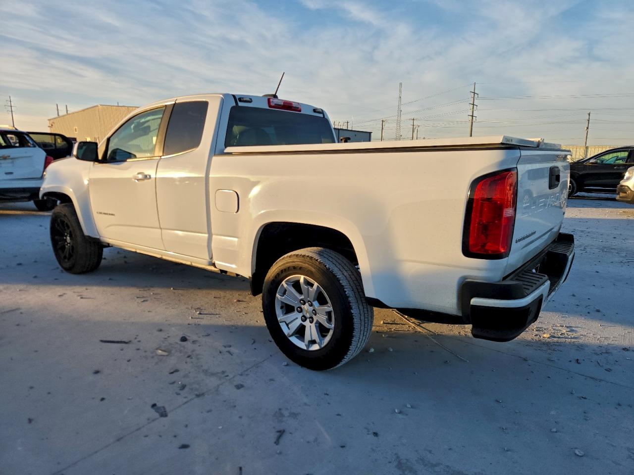2022 CHEVROLET COLORADO LT photo 2