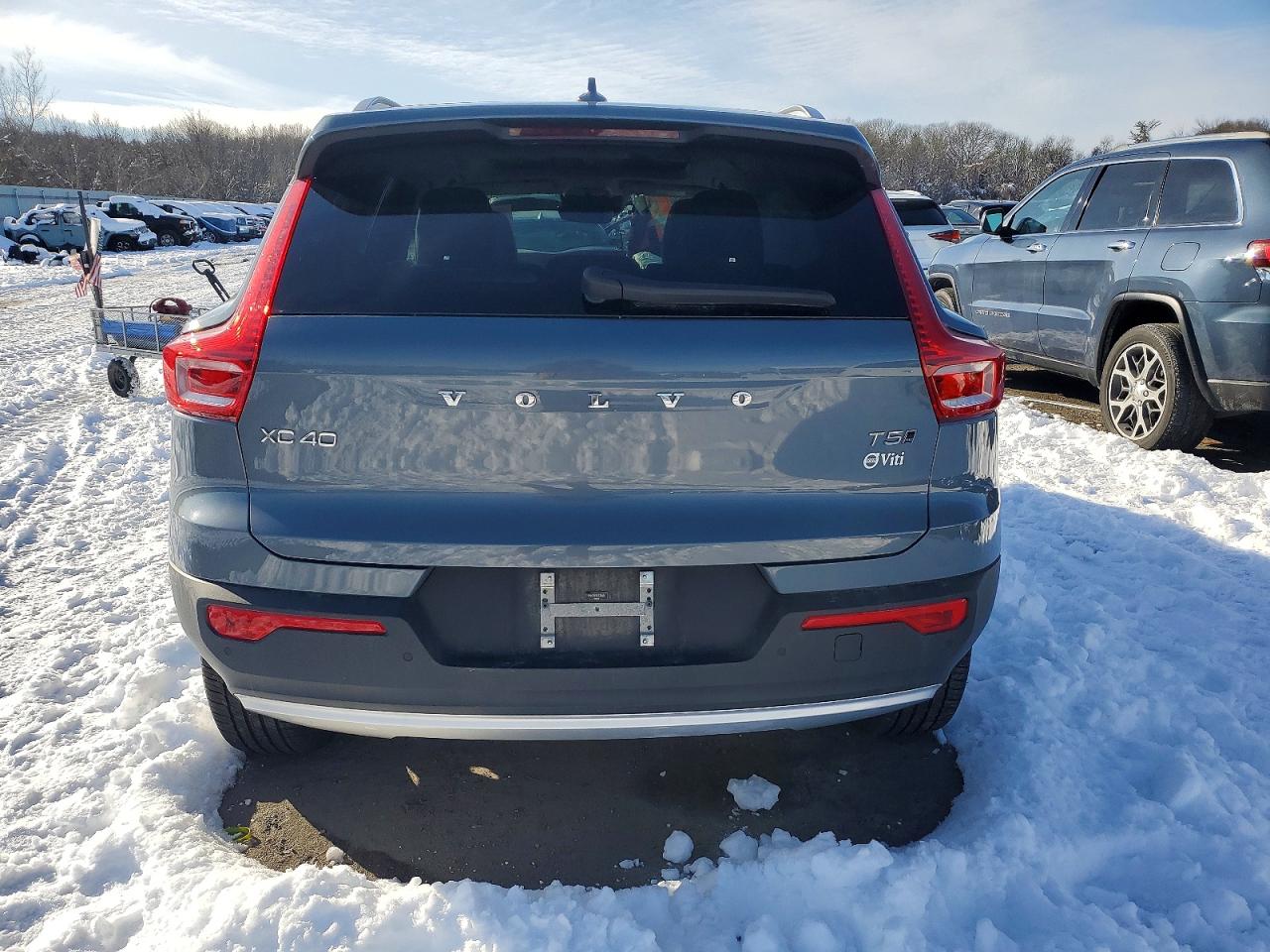 2020 VOLVO XC40 T5 MOMENTUM photo 6