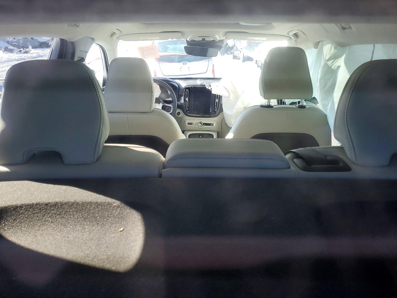 2020 VOLVO XC40 T5 MOMENTUM photo 8