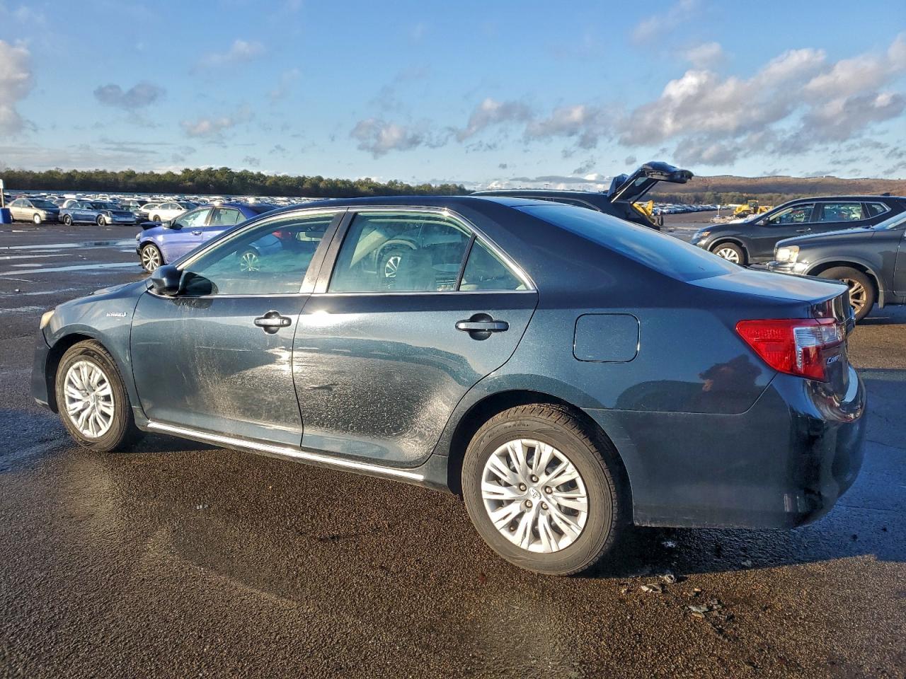 2014 TOYOTA CAMRY HYBRID photo 3