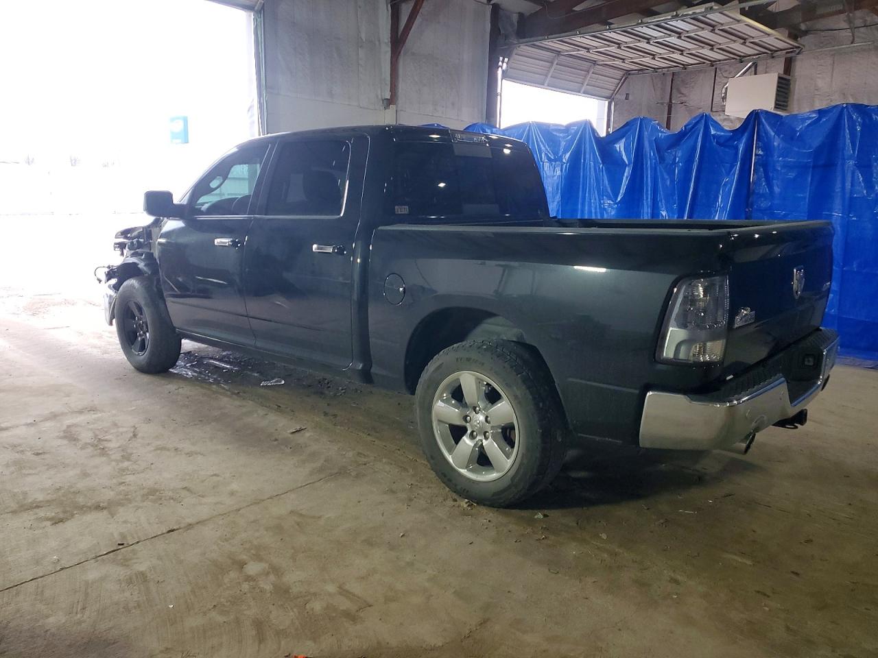 2018 RAM 1500 SLT photo 2