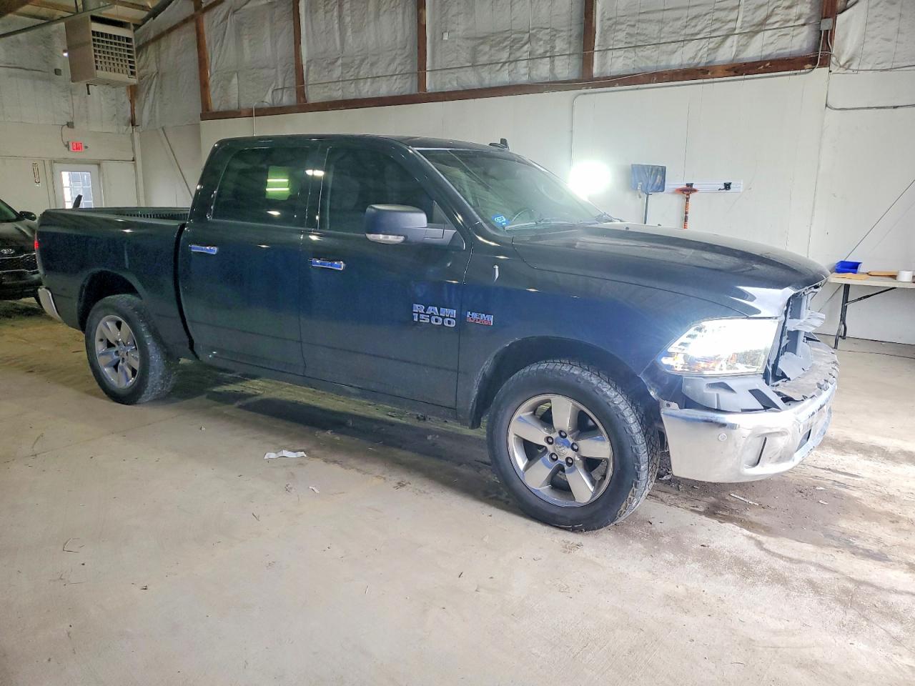2018 RAM 1500 SLT photo 4