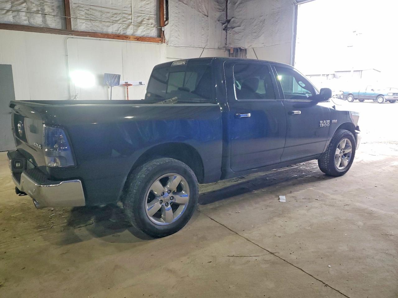 2018 RAM 1500 SLT photo 3