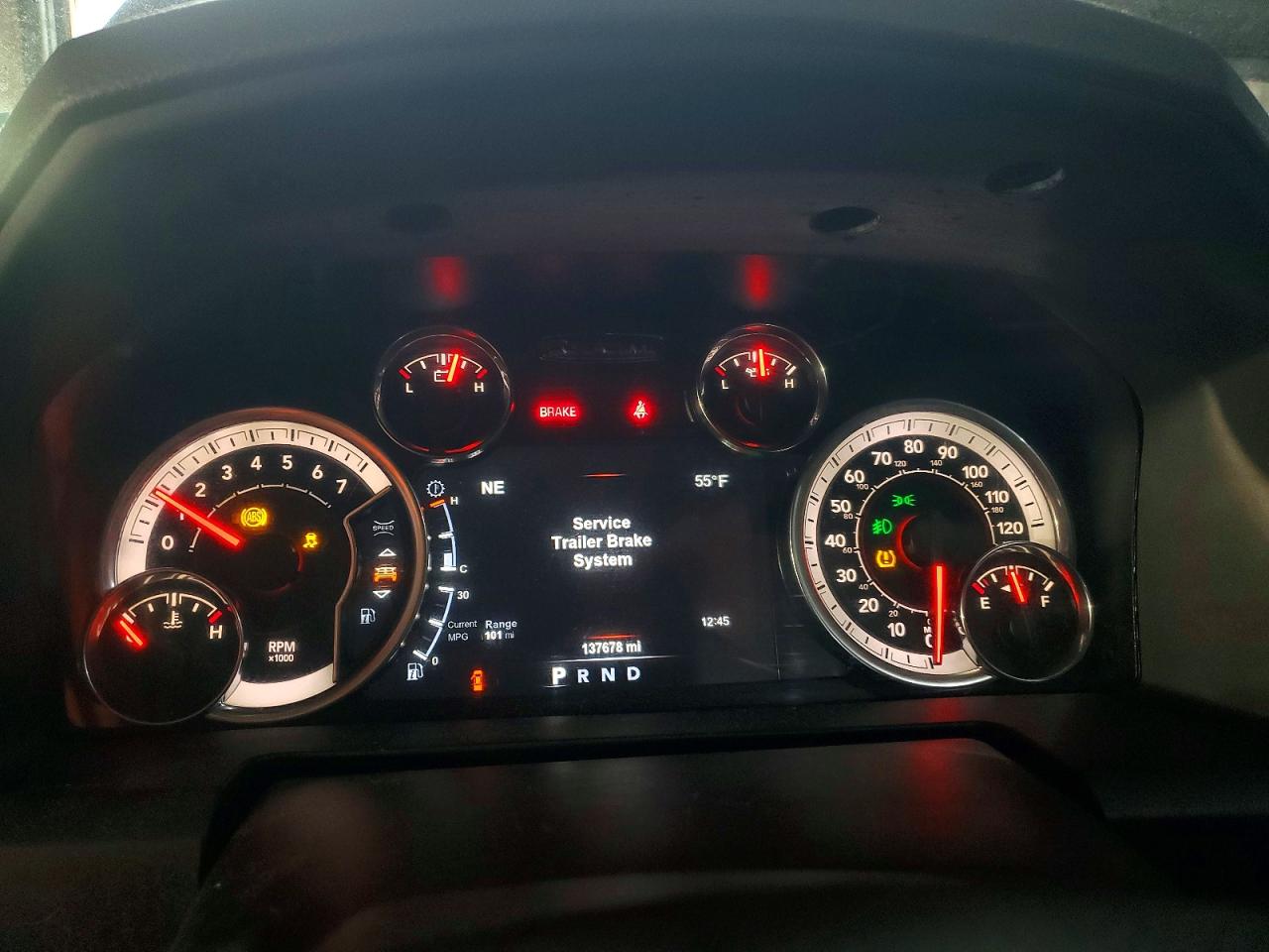2018 RAM 1500 SLT photo 9