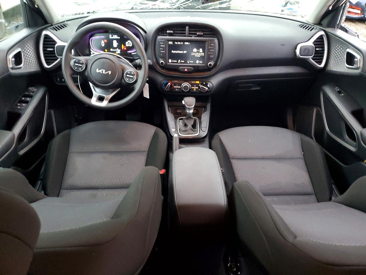2025 KIA SOUL LX photo 8