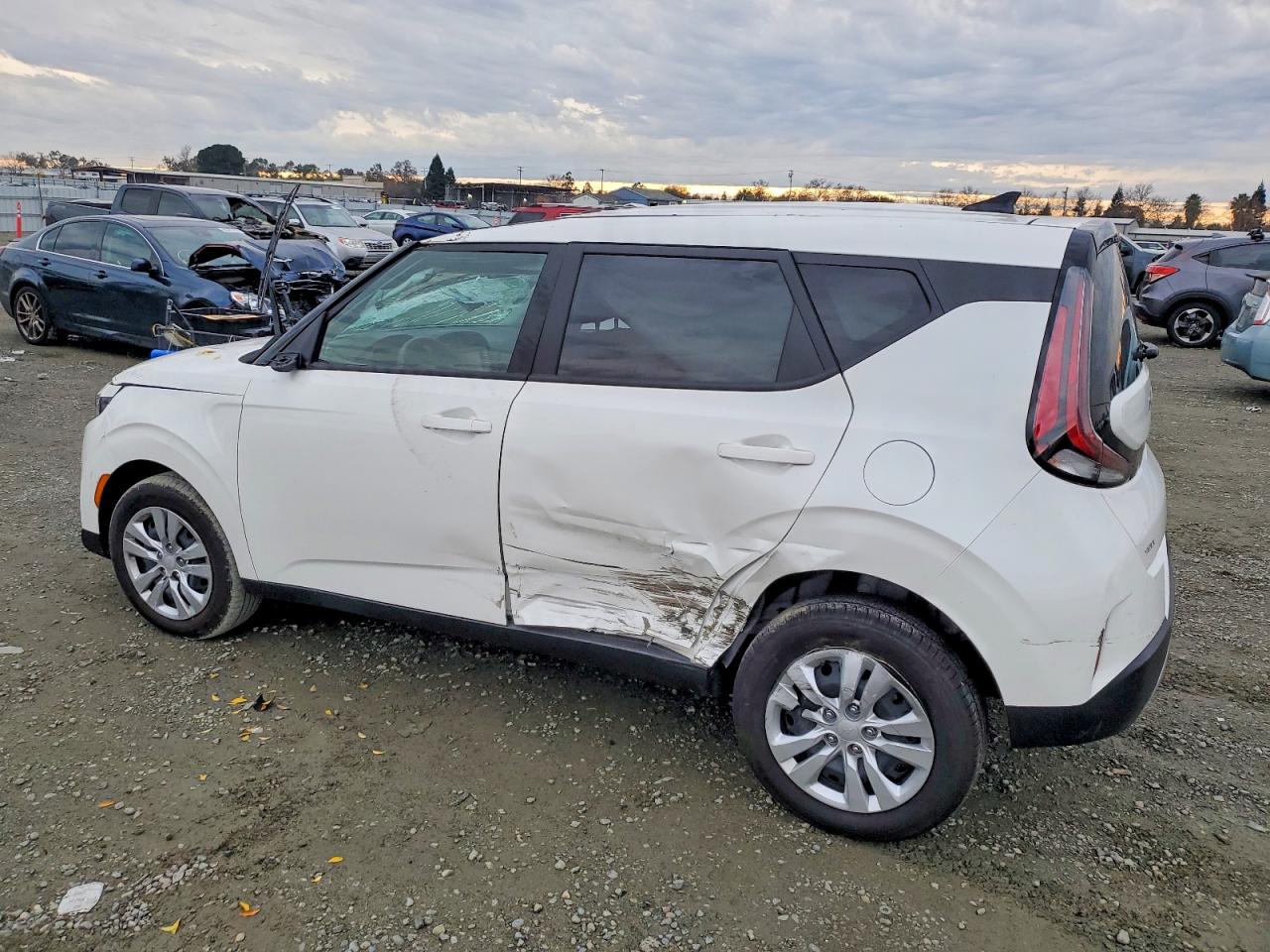 2025 KIA SOUL LX photo 2