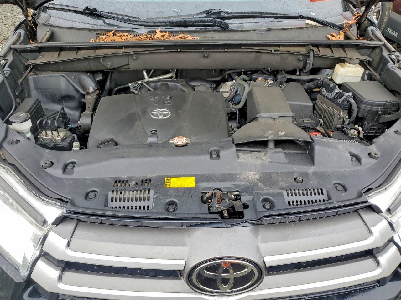 2018 TOYOTA HIGHLANDER SE photo 11
