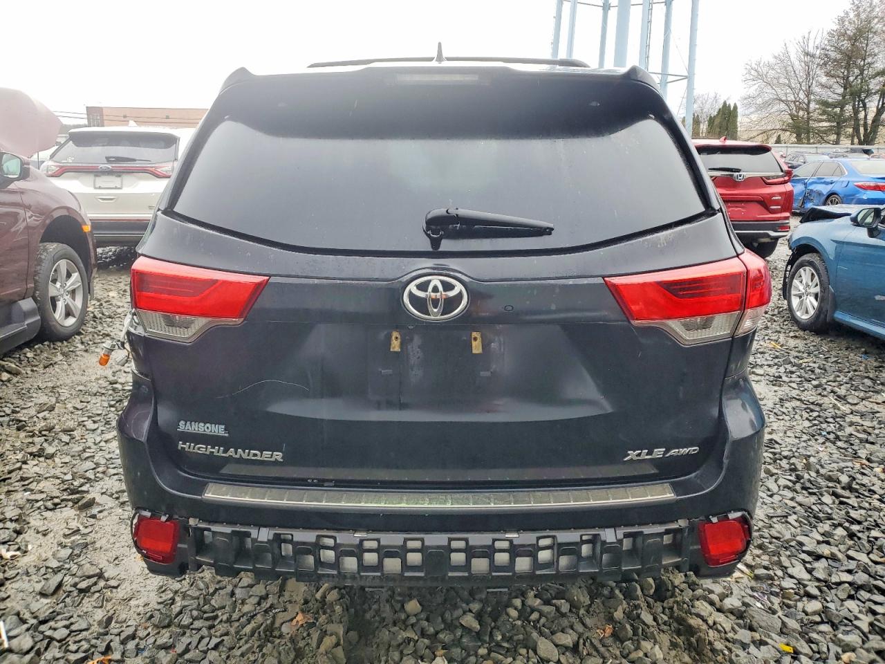 2018 TOYOTA HIGHLANDER SE photo 6