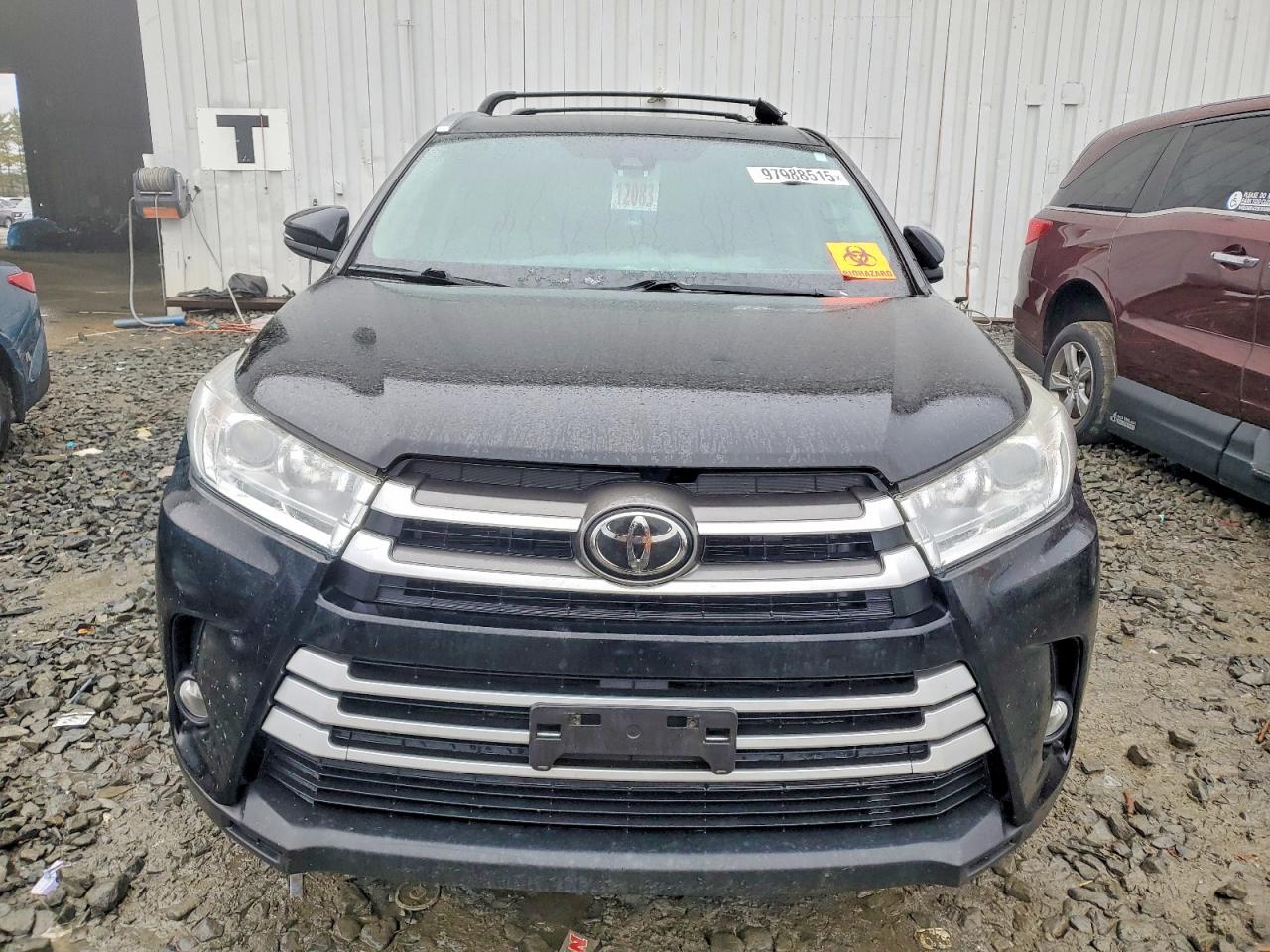 2018 TOYOTA HIGHLANDER SE photo 5