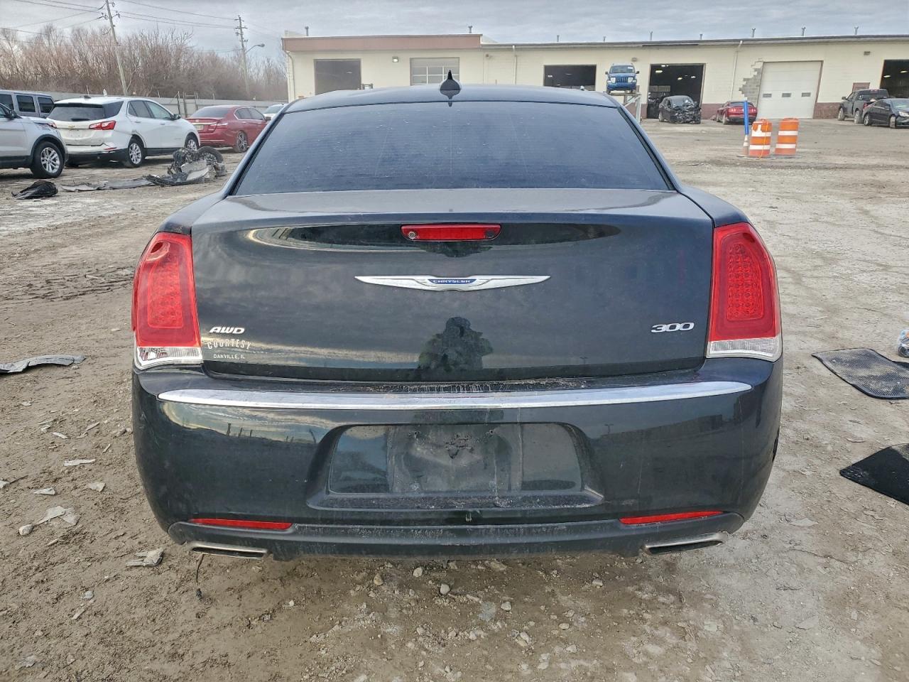 2019 CHRYSLER 300 TOURING photo 6
