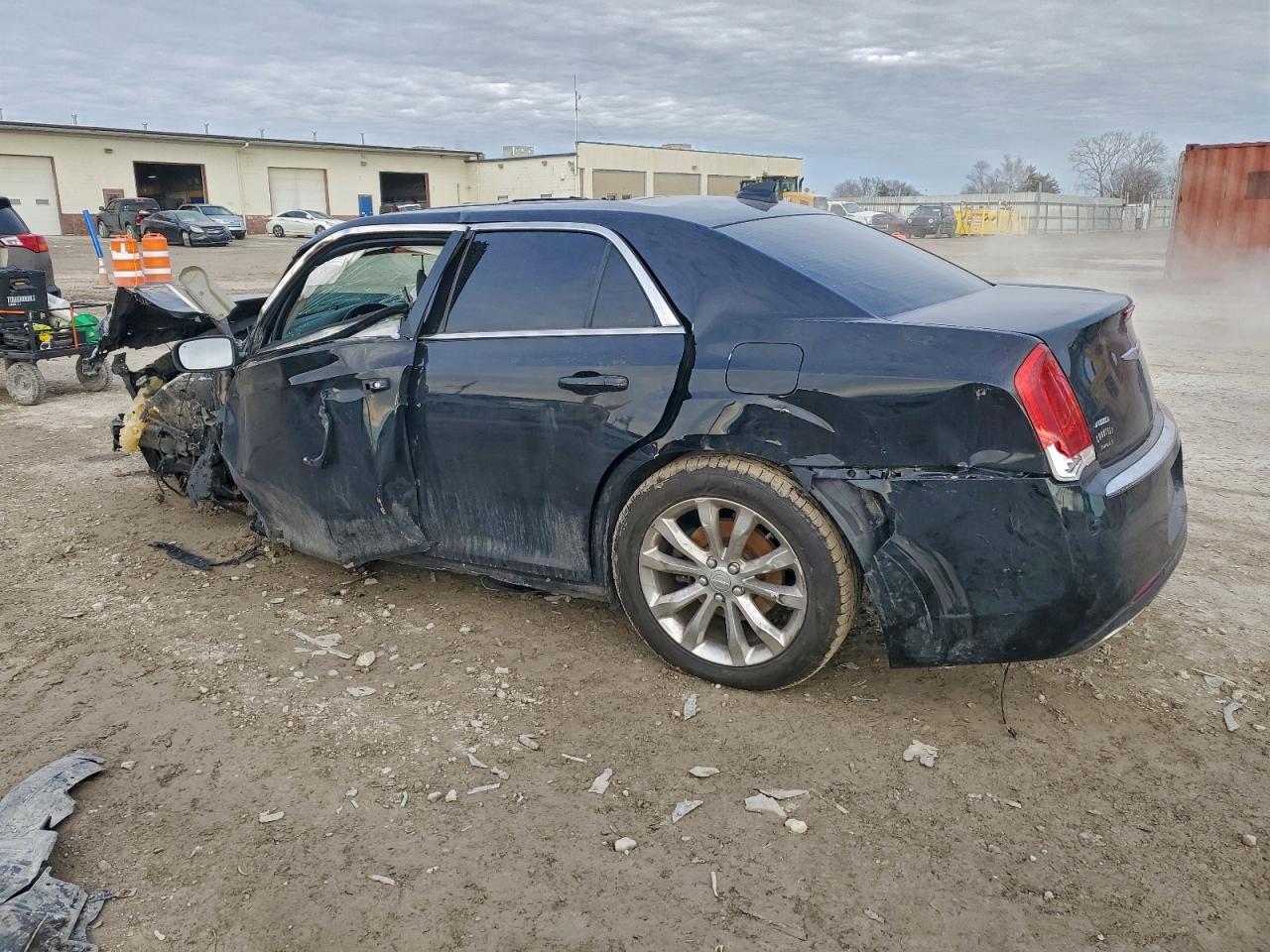 2019 CHRYSLER 300 TOURING photo 2