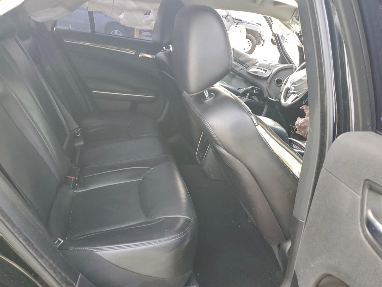 2019 CHRYSLER 300 TOURING photo 10