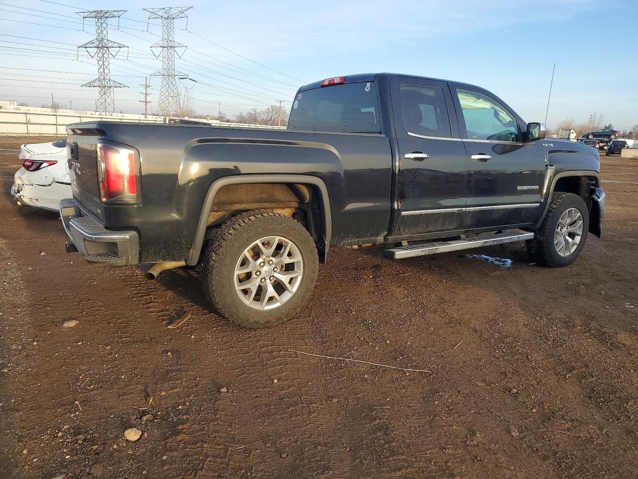 2017 GMC SIERRA photo 3
