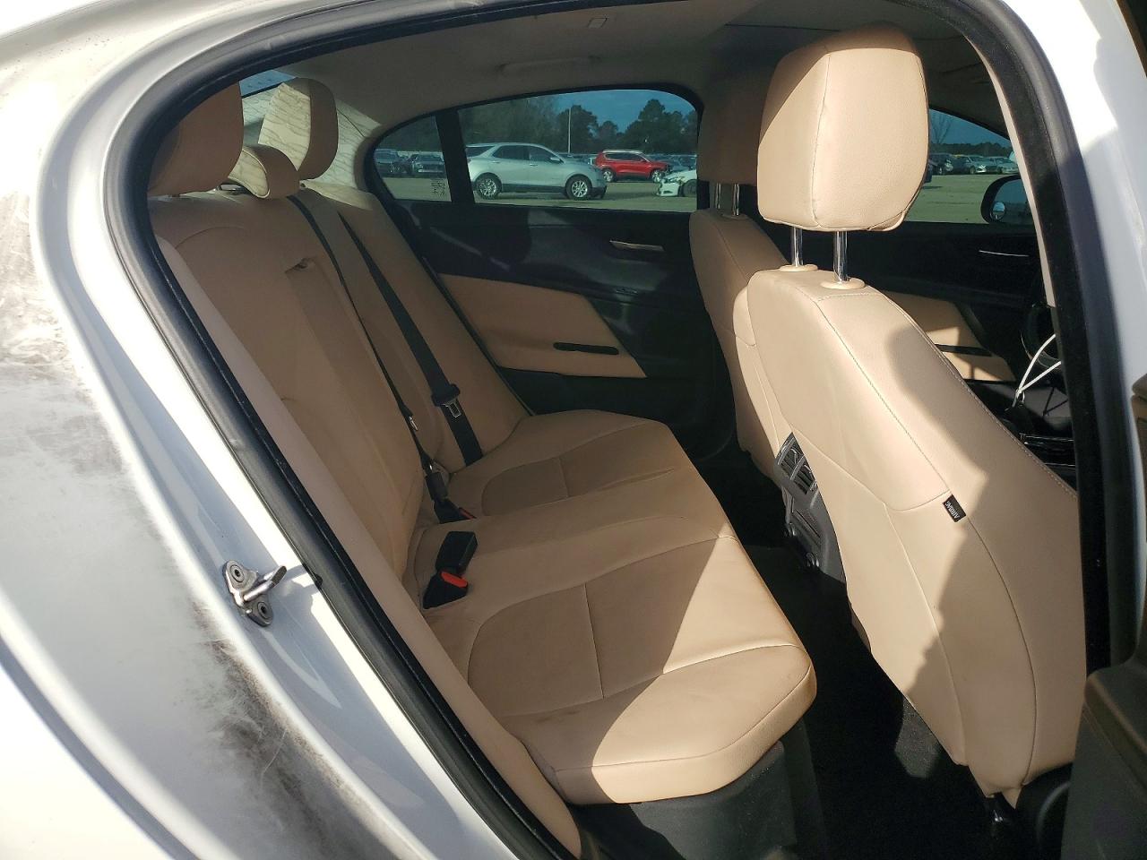2017 JAGUAR XE photo 10