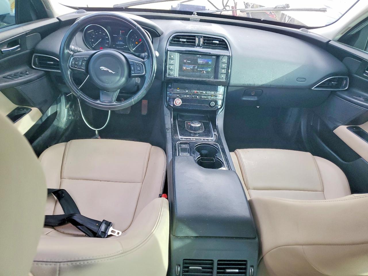2017 JAGUAR XE photo 8