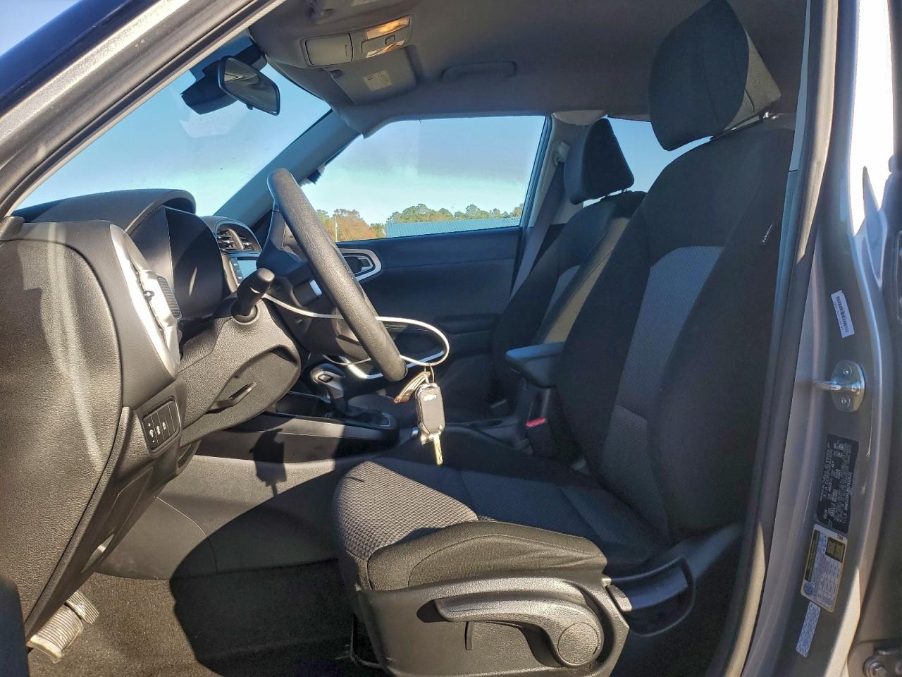 2025 KIA SOUL LX photo 7