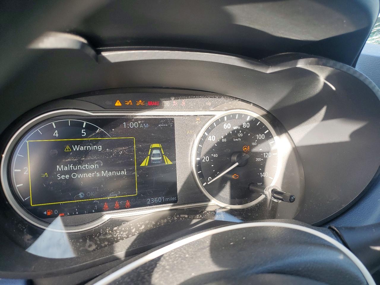 2025 NISSAN VERSA SV photo 9
