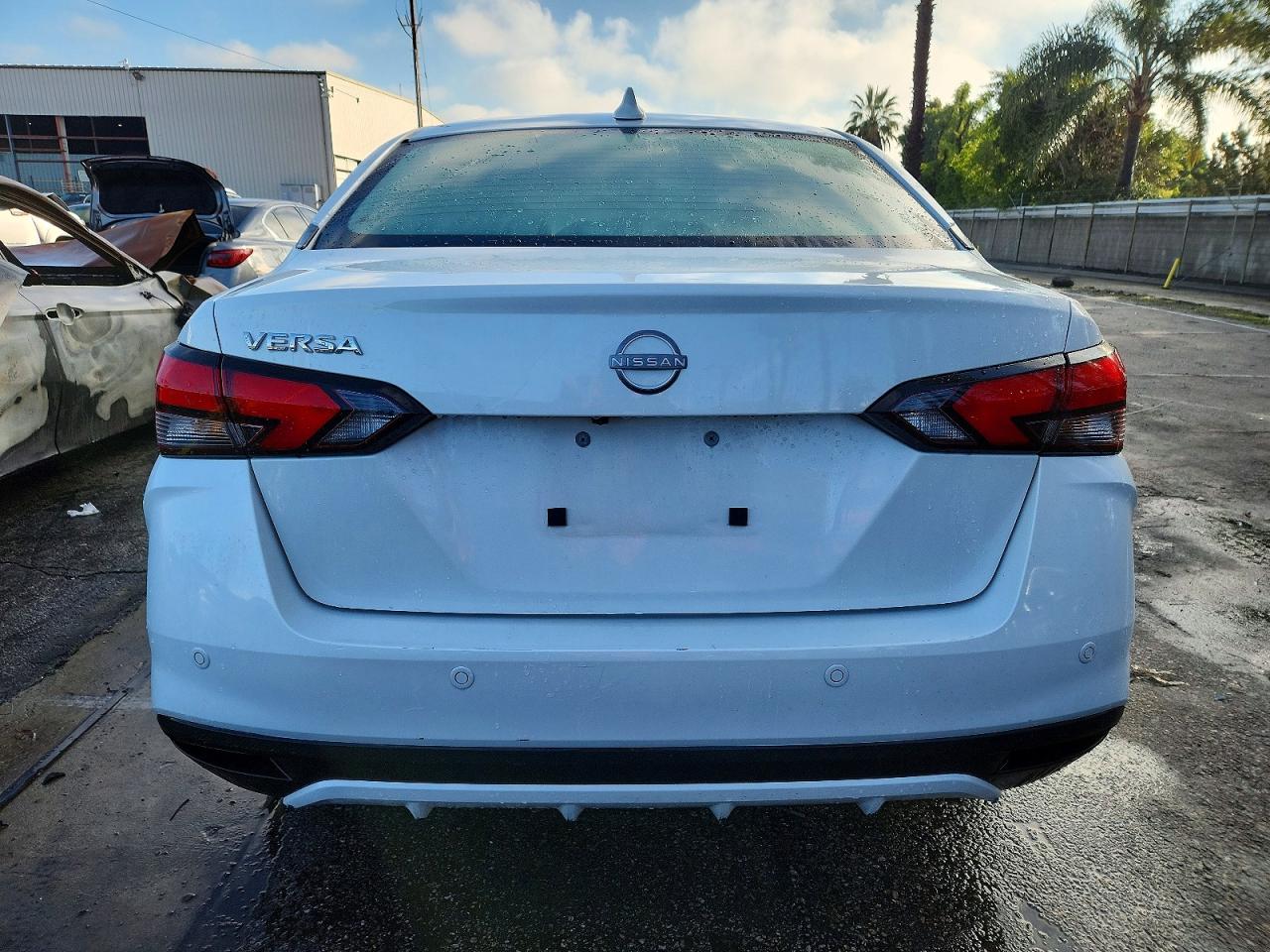 2025 NISSAN VERSA SV photo 6