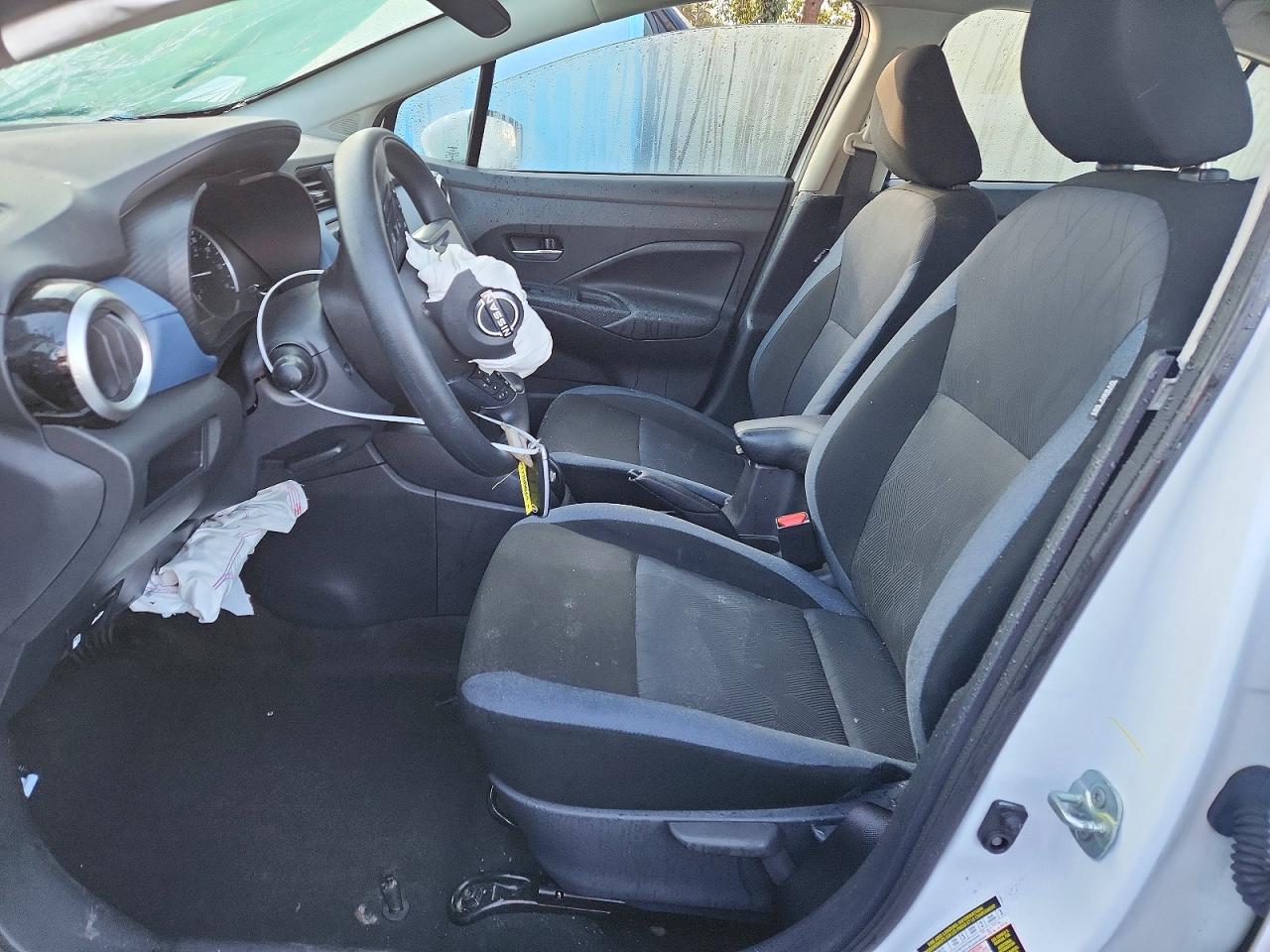 2025 NISSAN VERSA SV photo 7
