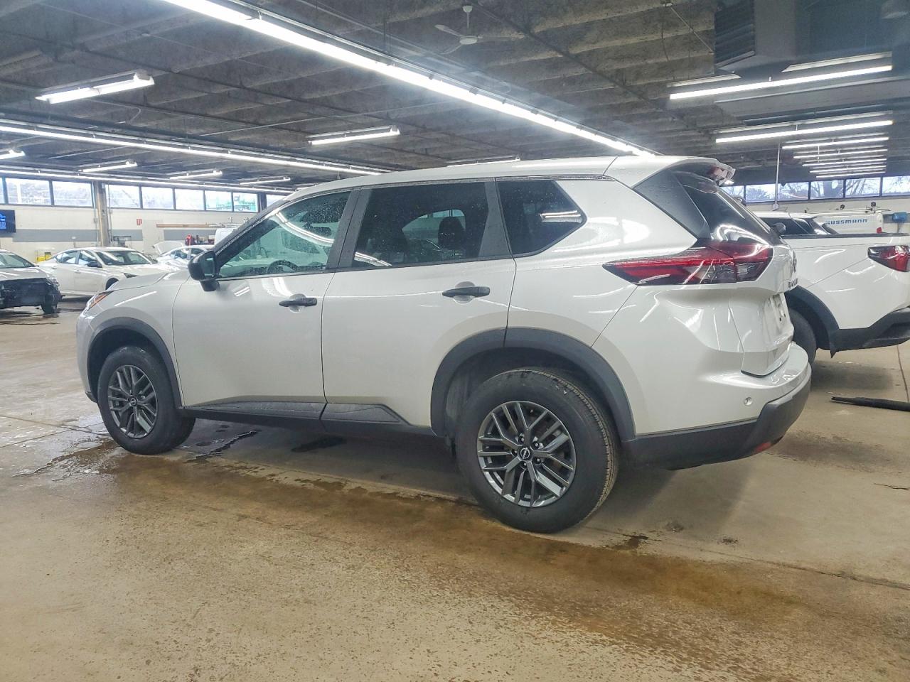 2024 NISSAN ROGUE S photo 2