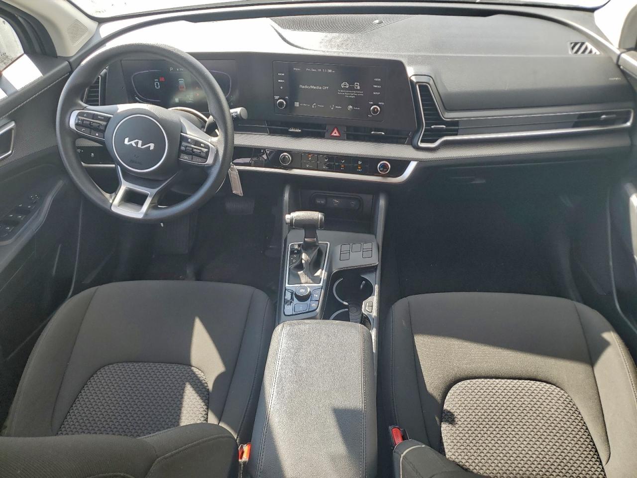 2025 KIA SPORTAGE LX photo 8