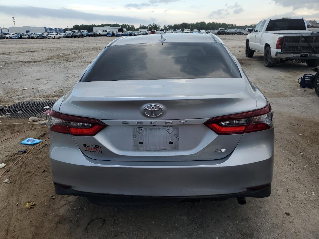 2024 TOYOTA CAMRY LE photo 6