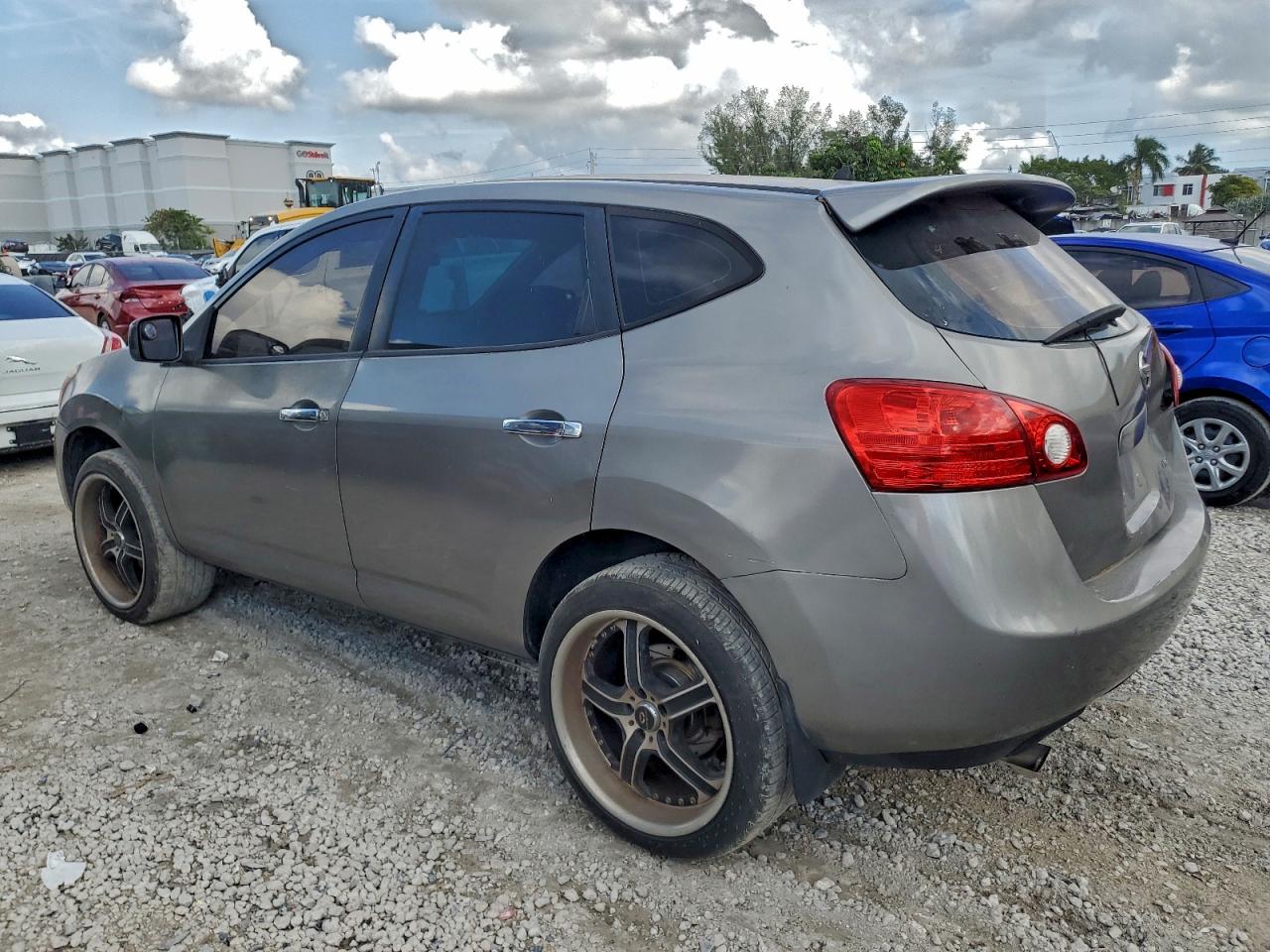 2010 NISSAN ROGUE S photo 2