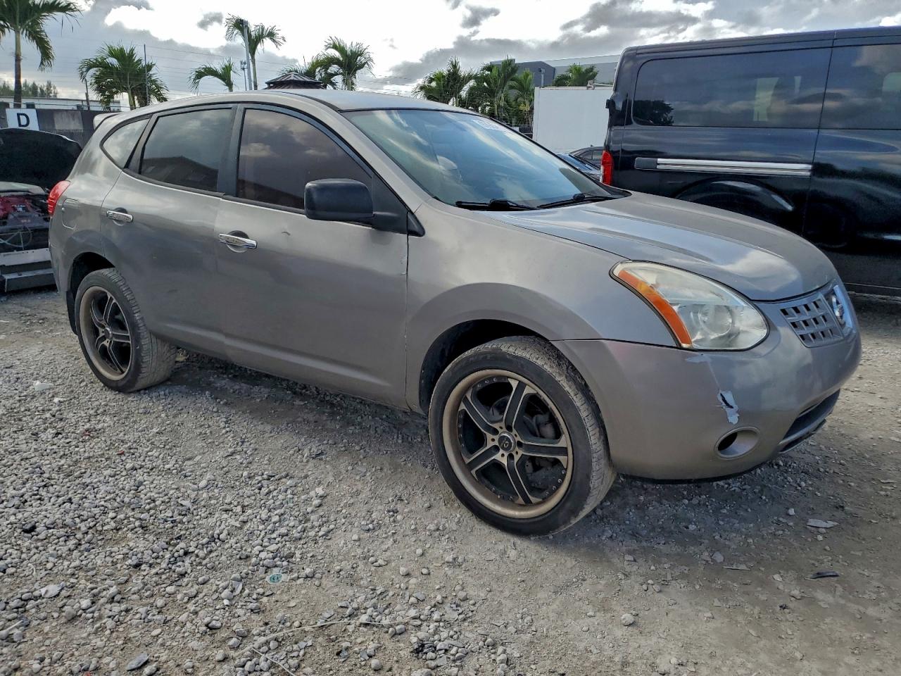 2010 NISSAN ROGUE S photo 4