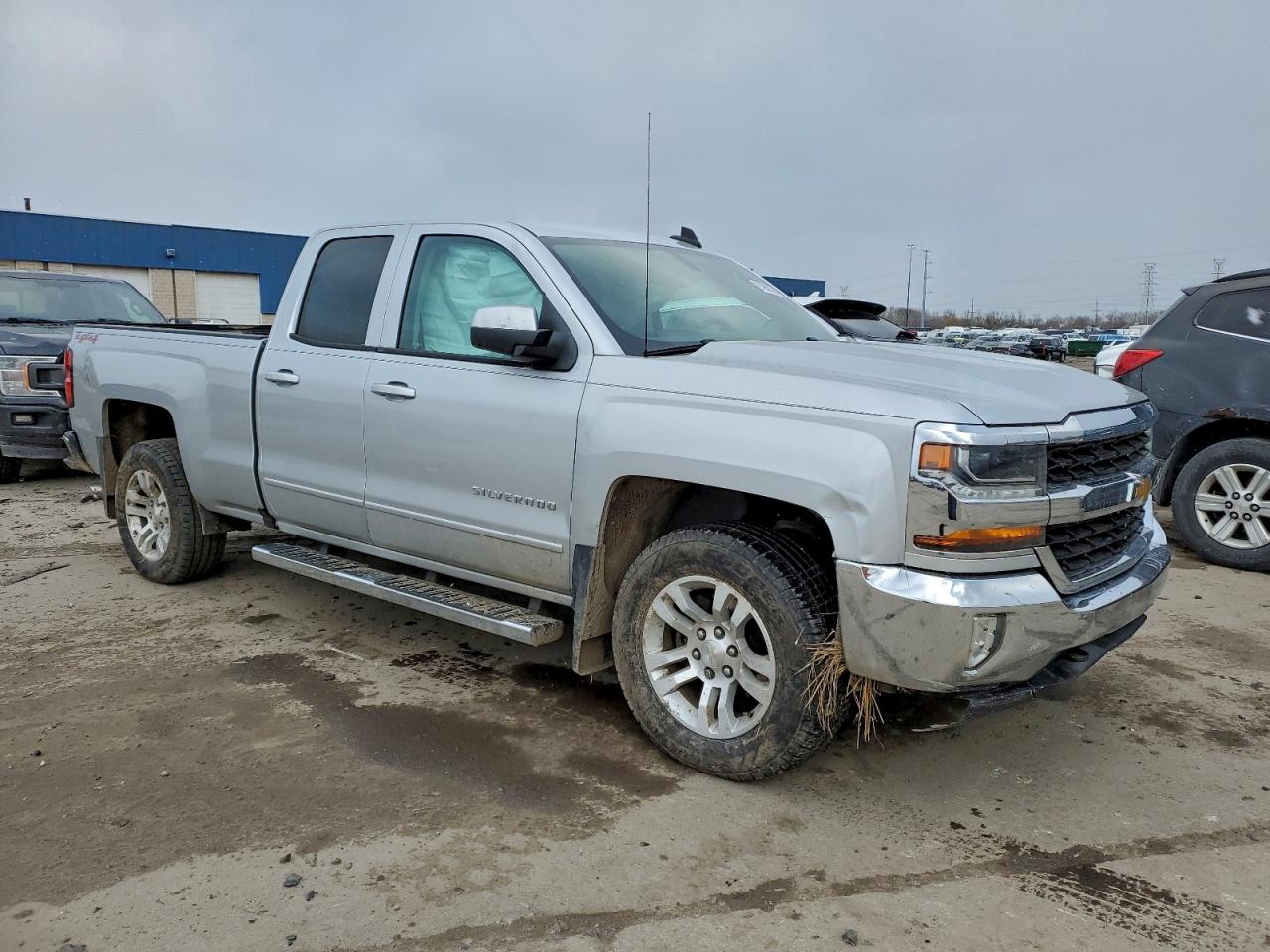 2017 CHEVROLET SILVERADO K1500 LT photo 4