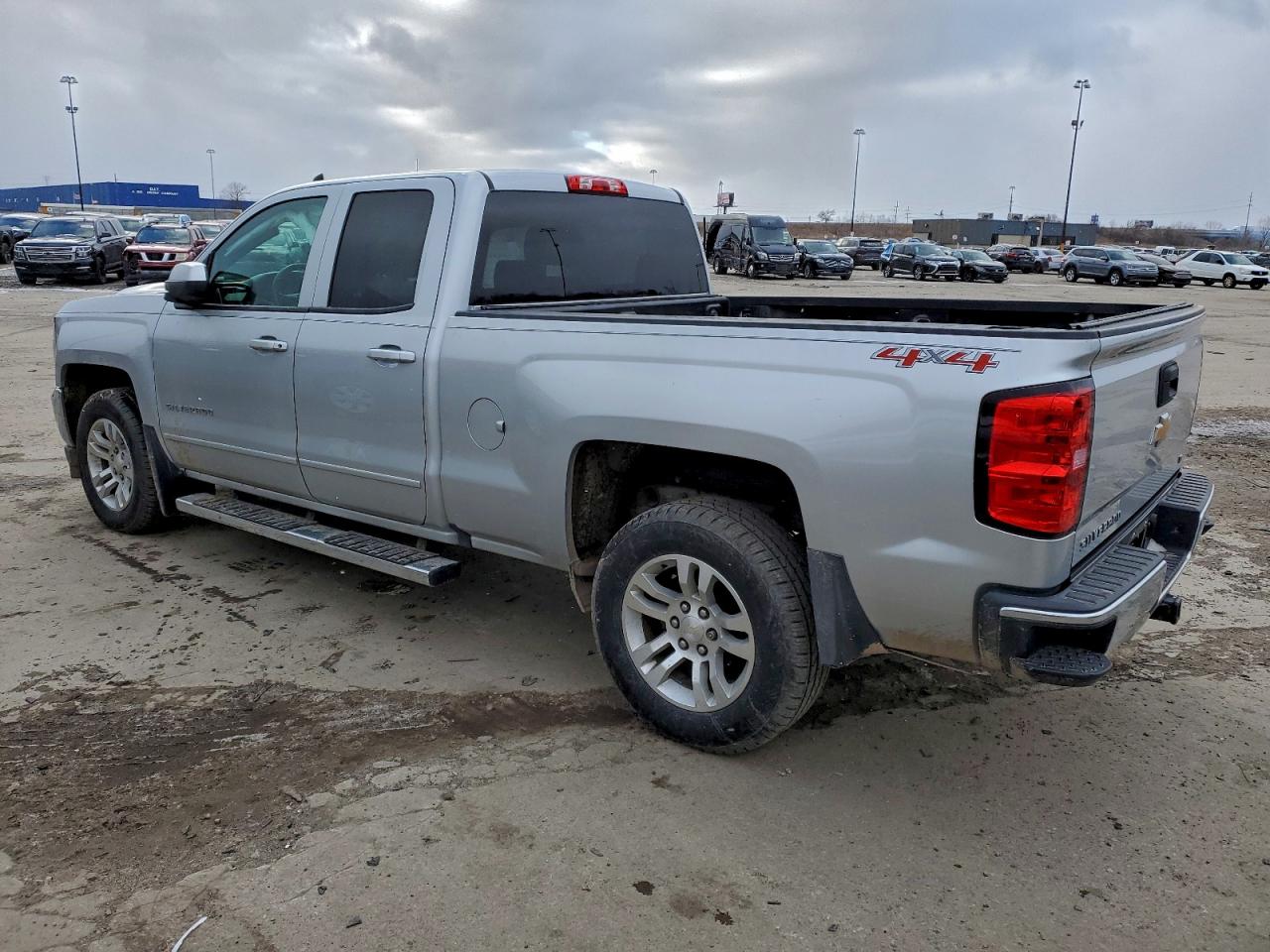 2017 CHEVROLET SILVERADO K1500 LT photo 2
