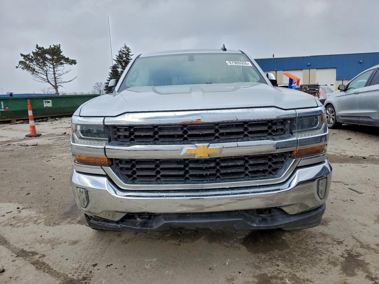 2017 CHEVROLET SILVERADO K1500 LT photo 5