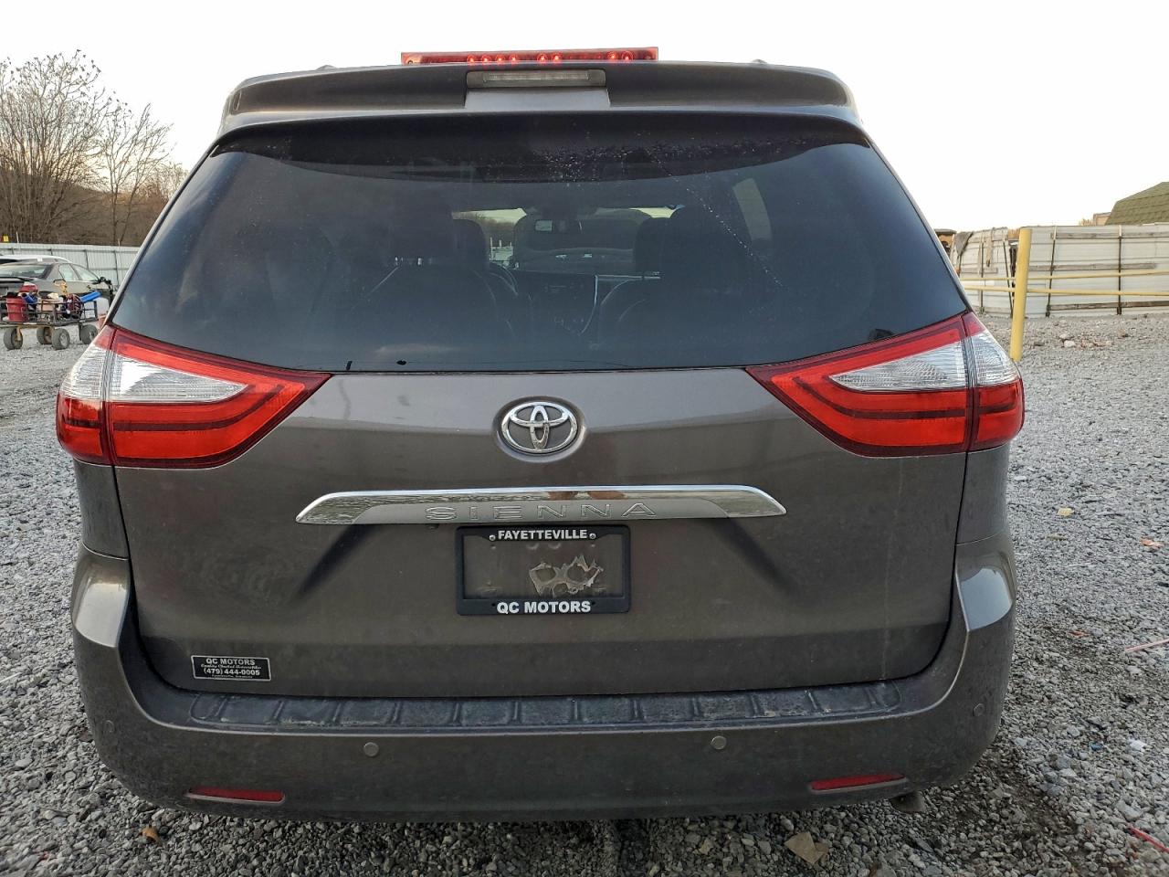 2016 TOYOTA SIENNA XLE photo 6