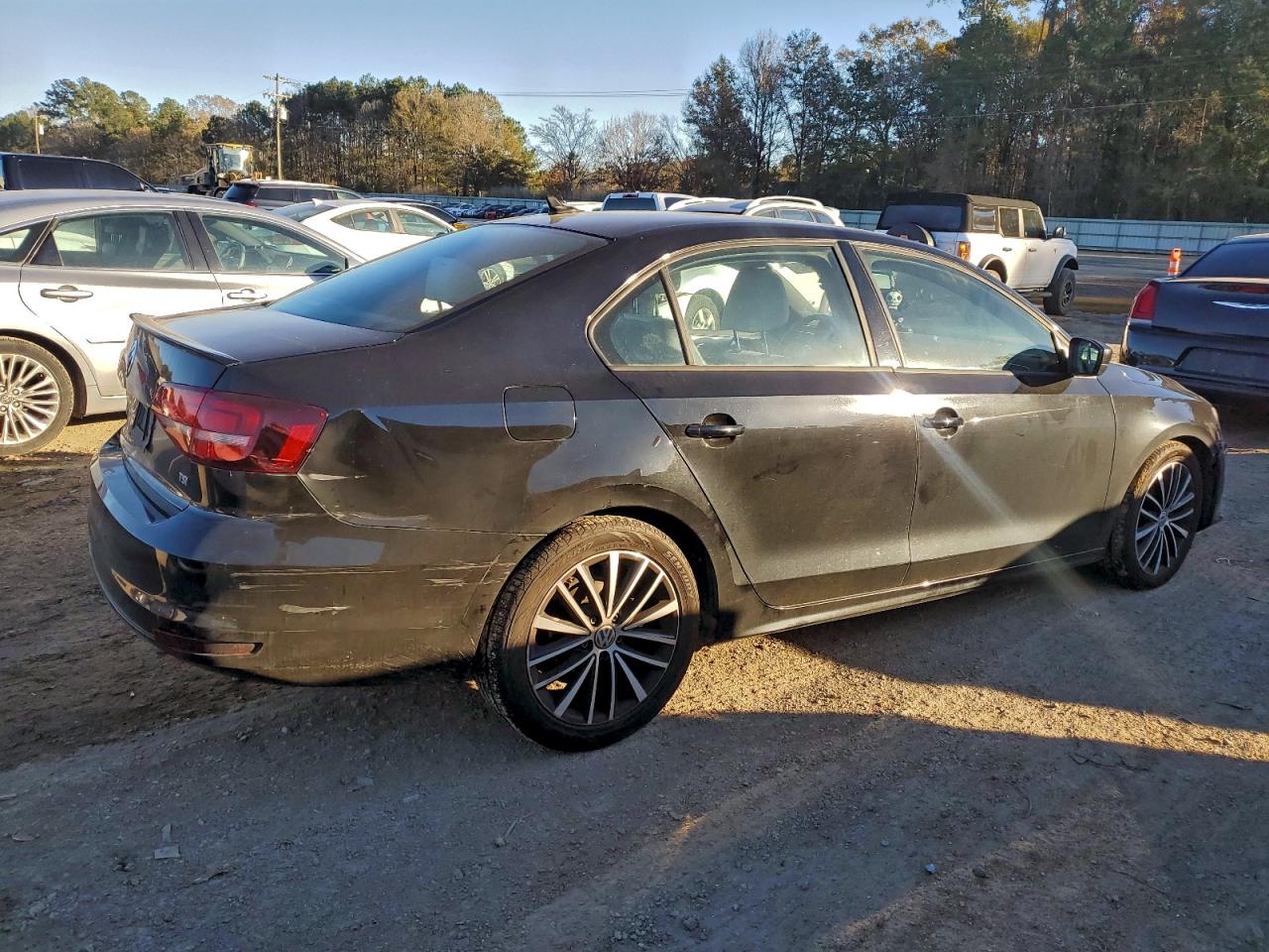 2016 VOLKSWAGEN JETTA SPORT photo 3