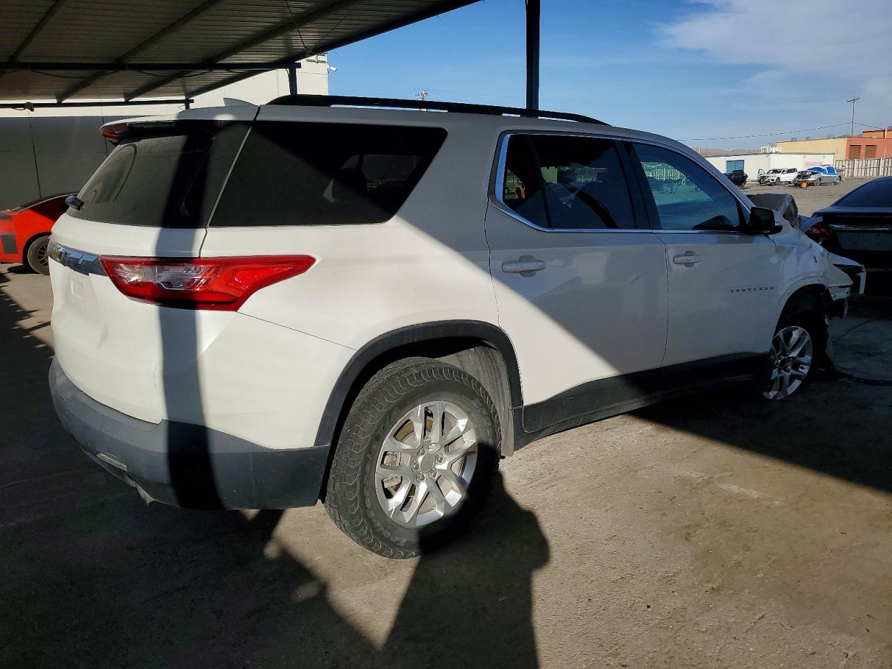 2019 CHEVROLET TRAVERSE LT photo 5