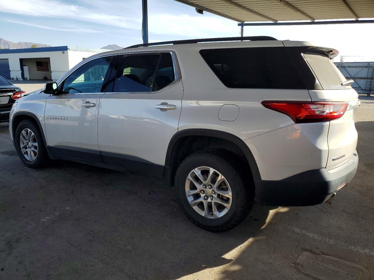 2019 CHEVROLET TRAVERSE LT photo 3