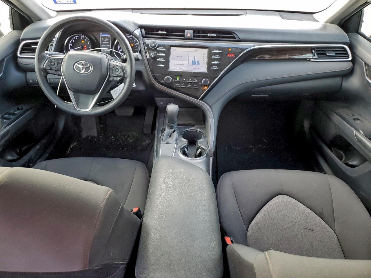 2018 TOYOTA CAMRY L photo 8