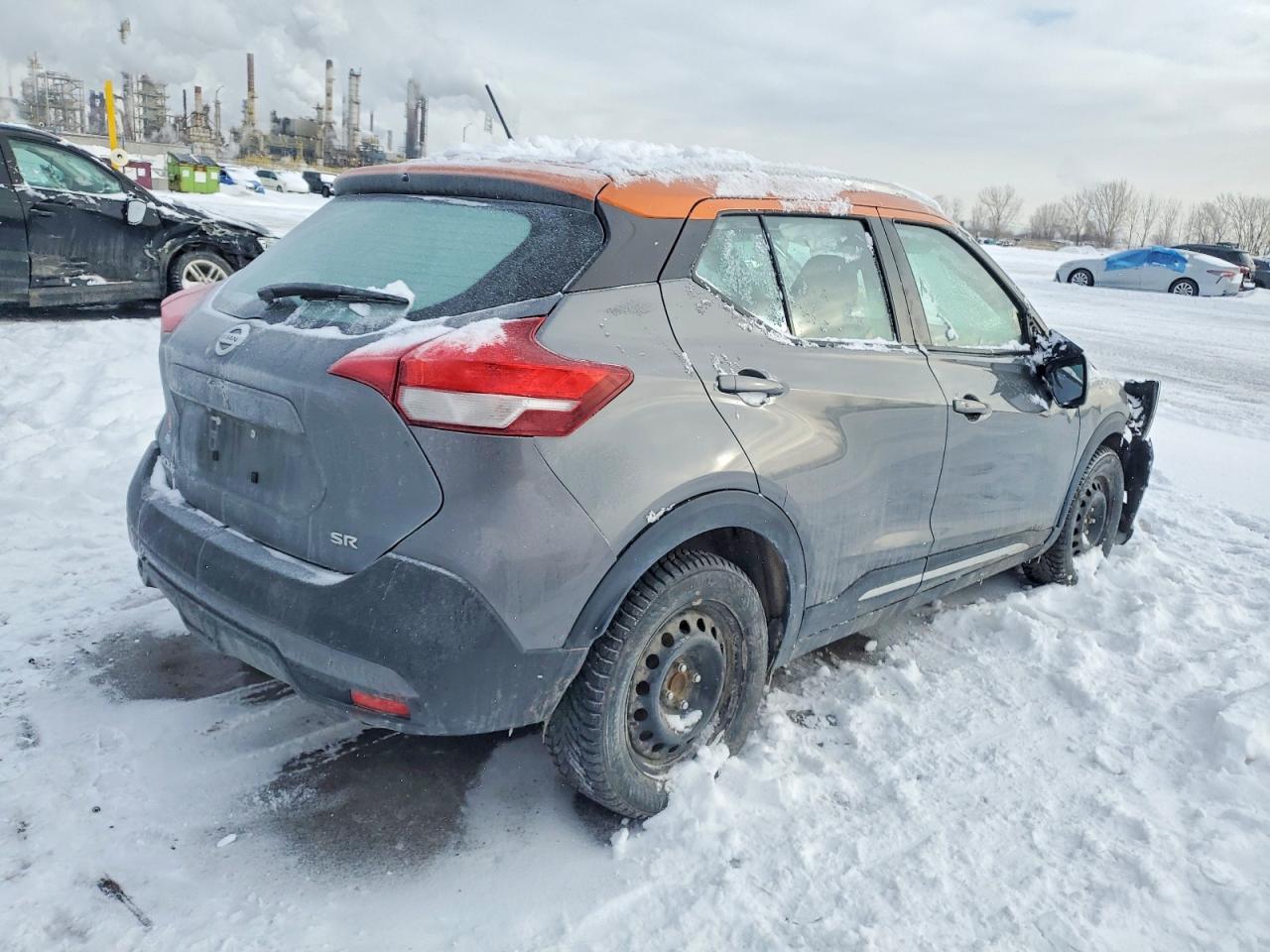 2018 NISSAN KICKS S photo 3