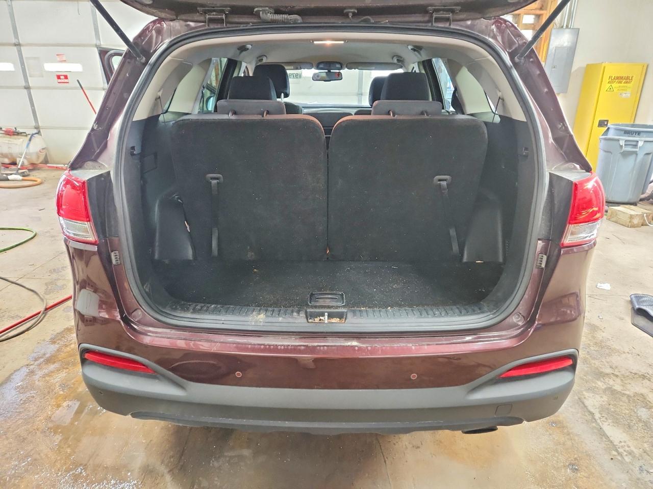 2017 KIA SORENTO LX photo 6
