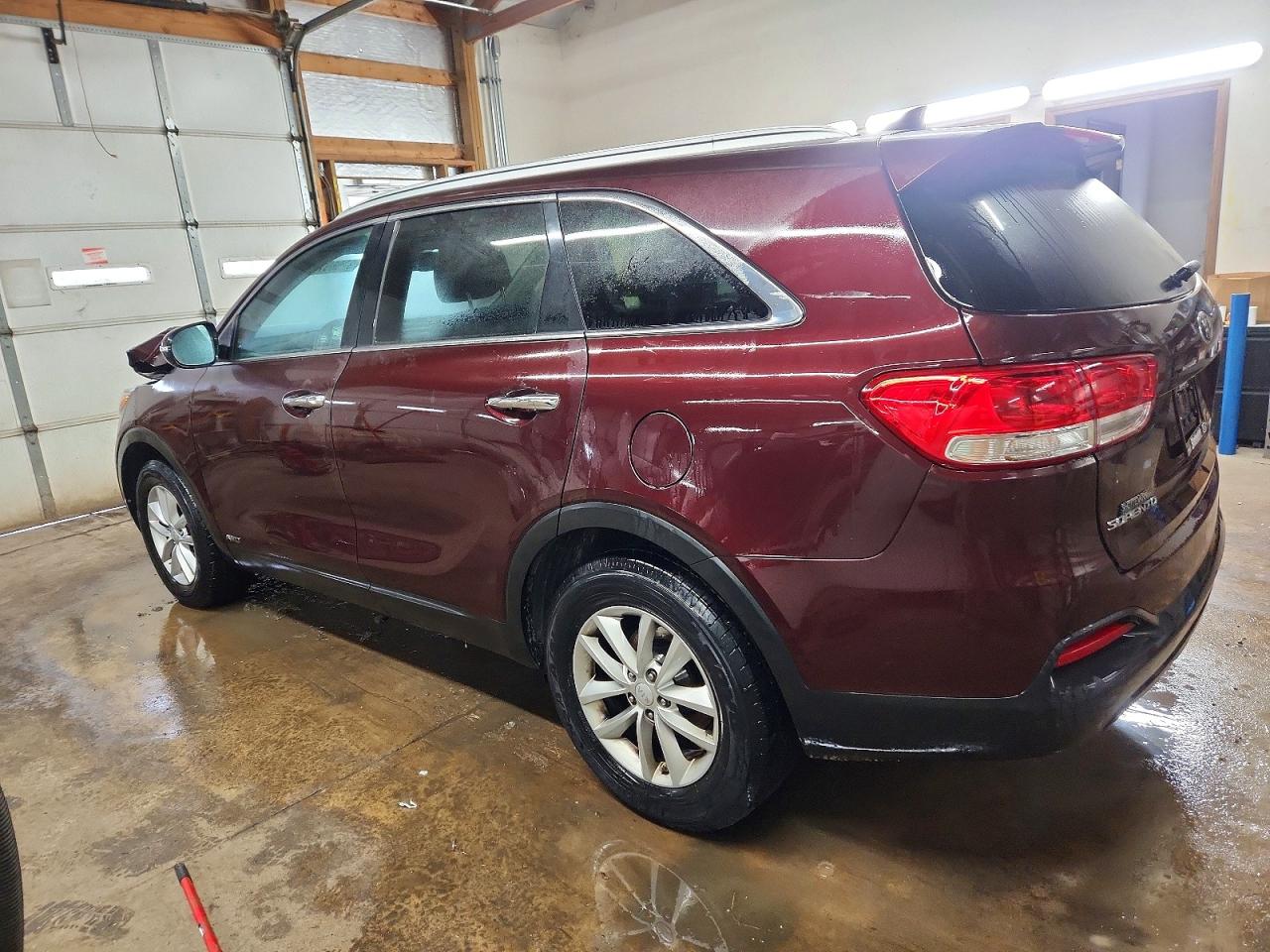 2017 KIA SORENTO LX photo 2