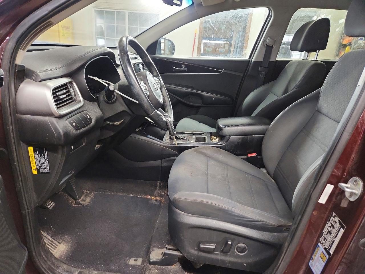 2017 KIA SORENTO LX photo 7