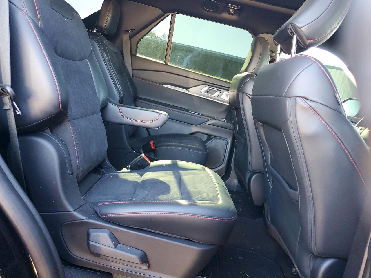2025 FORD EXPLORER ST photo 10