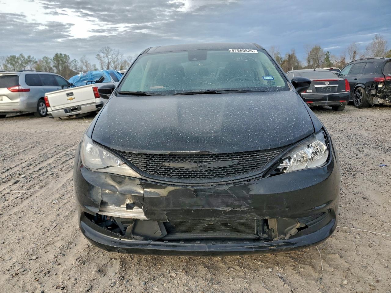 2023 CHRYSLER VOYAGER LX photo 5