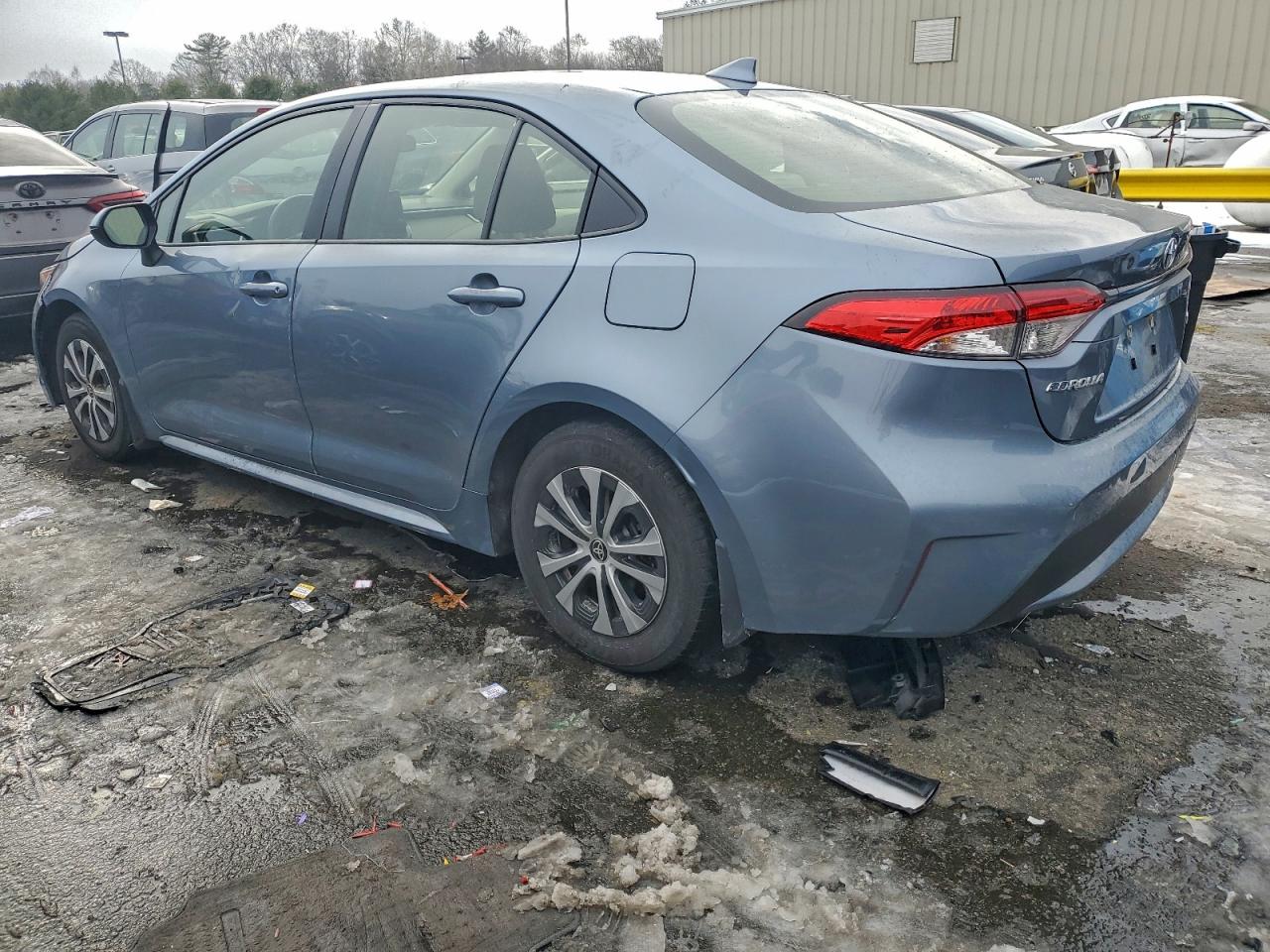 2022 TOYOTA COROLLA LE photo 2