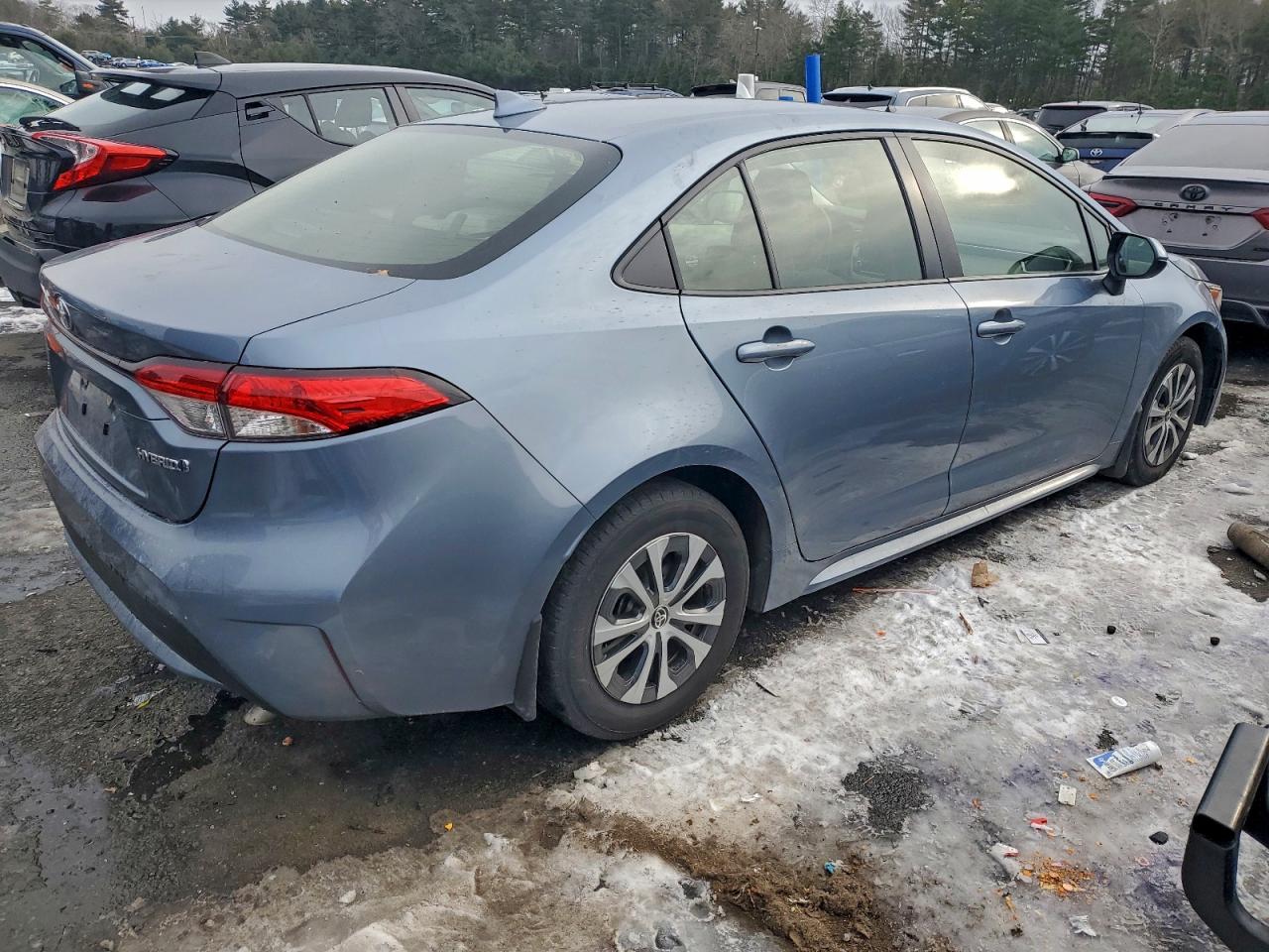 2022 TOYOTA COROLLA LE photo 3