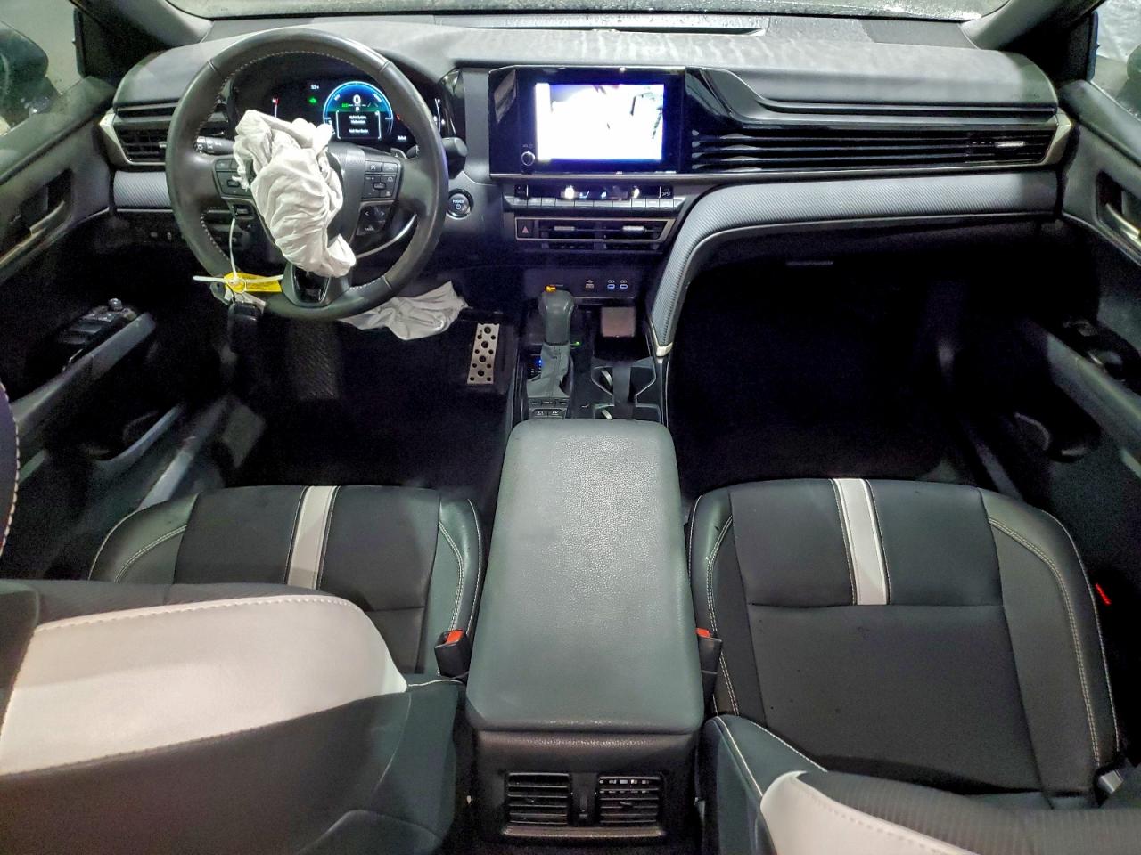 2025 TOYOTA CAMRY XSE photo 8