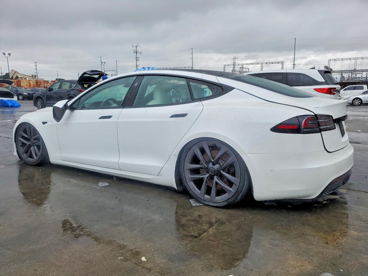 2022 TESLA MODEL S photo 2