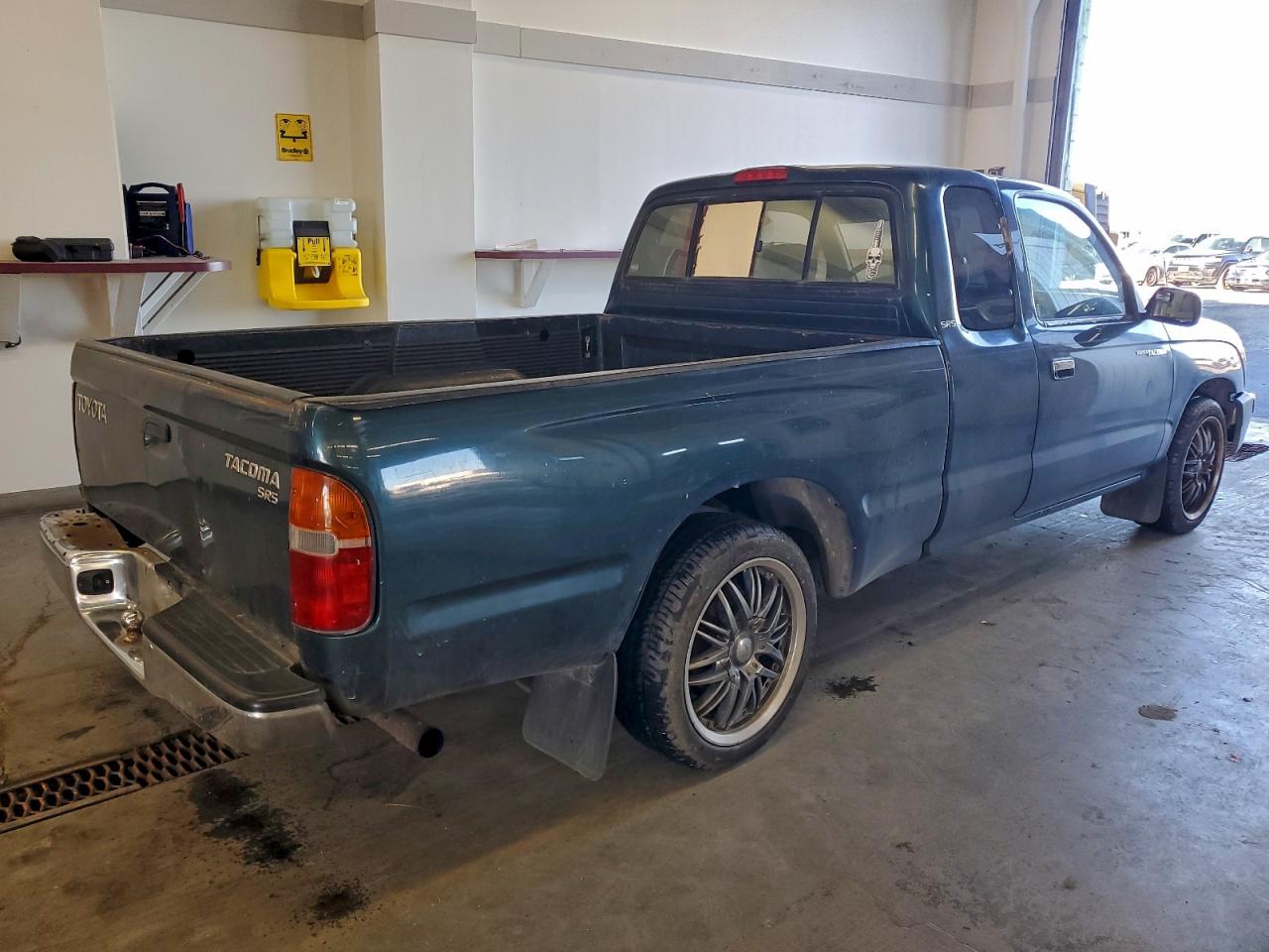 1998 TOYOTA TACOMA XTRACAB photo 3