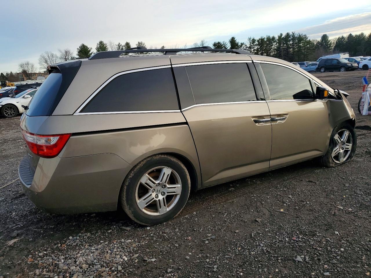 2012 HONDA ODYSSEY TOURING photo 3
