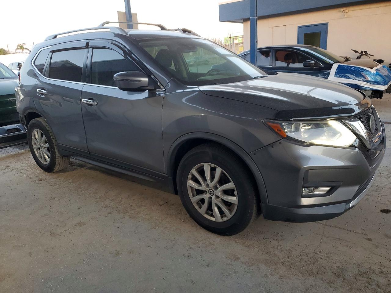 2019 NISSAN ROGUE S photo 4