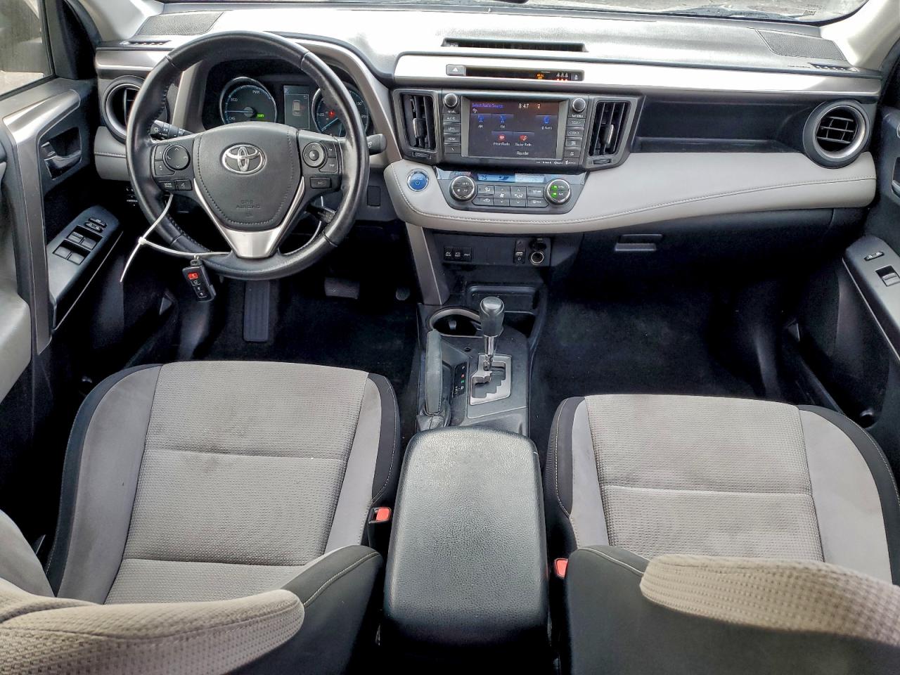 2017 TOYOTA RAV4 HV LE photo 8